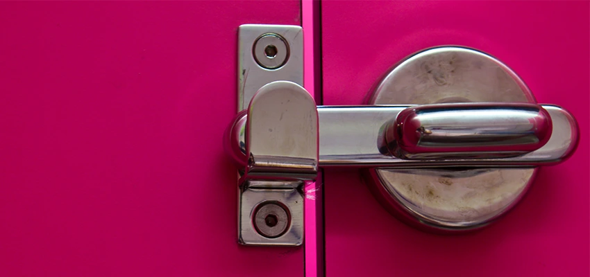 Childproof Gate Lock in Woodridge, Illinois