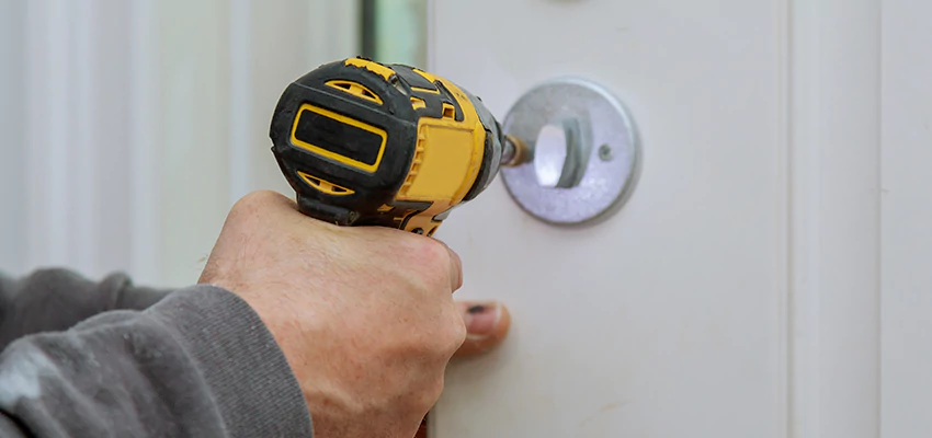 Street Locksmith For Smart Lock Repair in Woodridge, IL