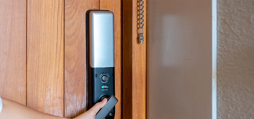 Home Security Electronic Locks Upgrades in Woodridge, IL